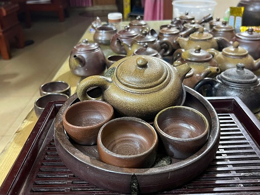 Ấm sành pha trà 